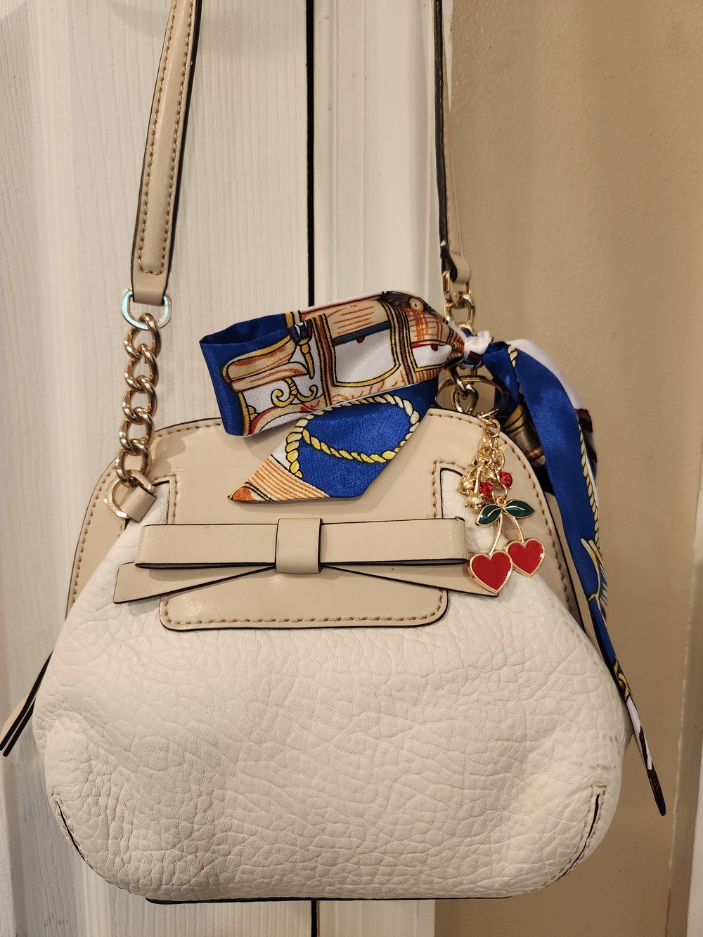 Kate Spade Cream and White Women's Crossbody Bag with Bow and Scarf Accent - Picture 2 of 15